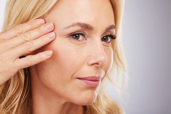 Genetic Study Links Higher BMI to Perceived Facial Aging, but Causality Remains Unproven