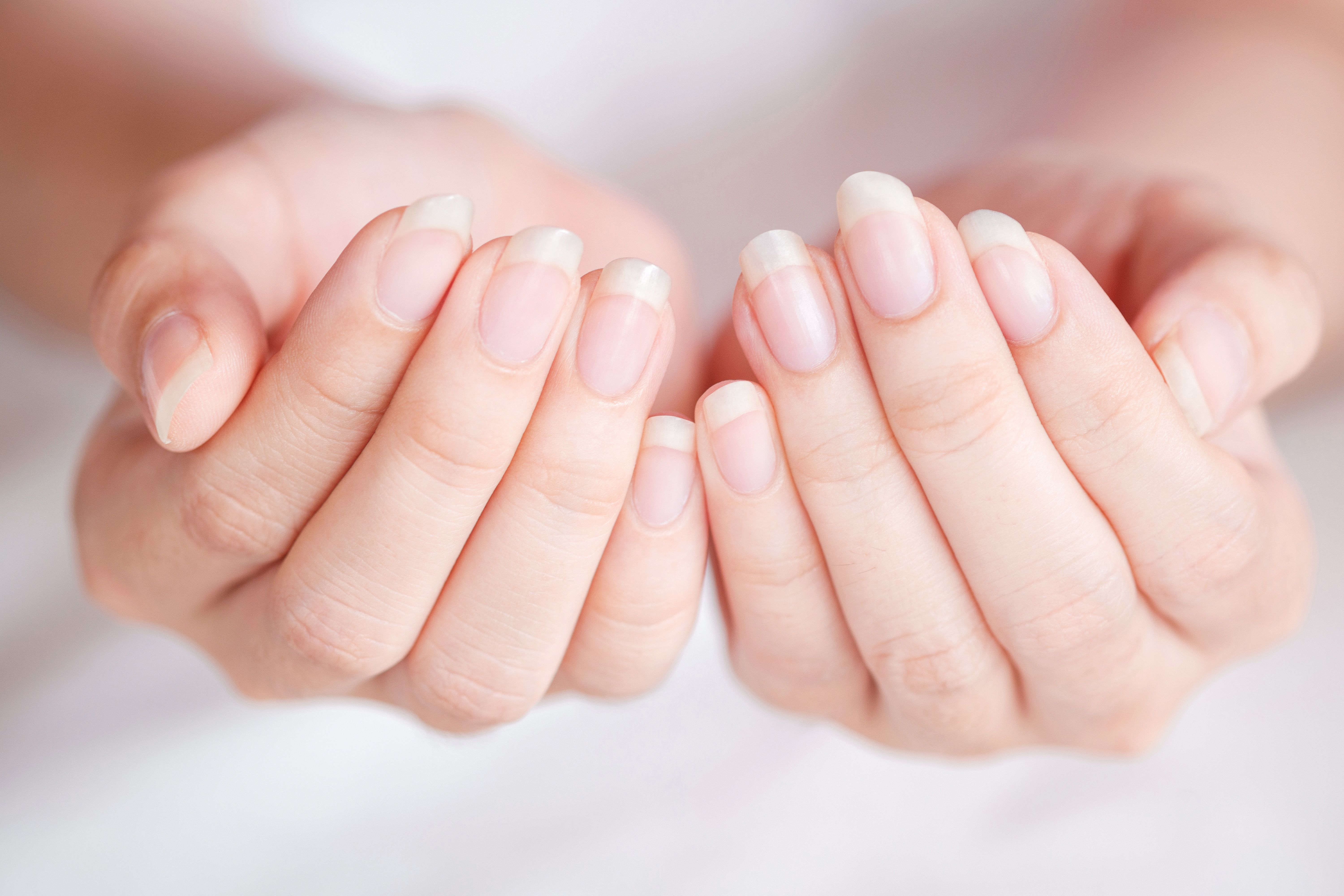 Nail abnormalities: Causes, symptoms, and pictures