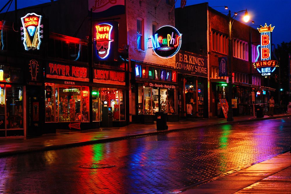 Rainy Beale Street in Memphis, Tennessee kirkikis / stock.adobe.com