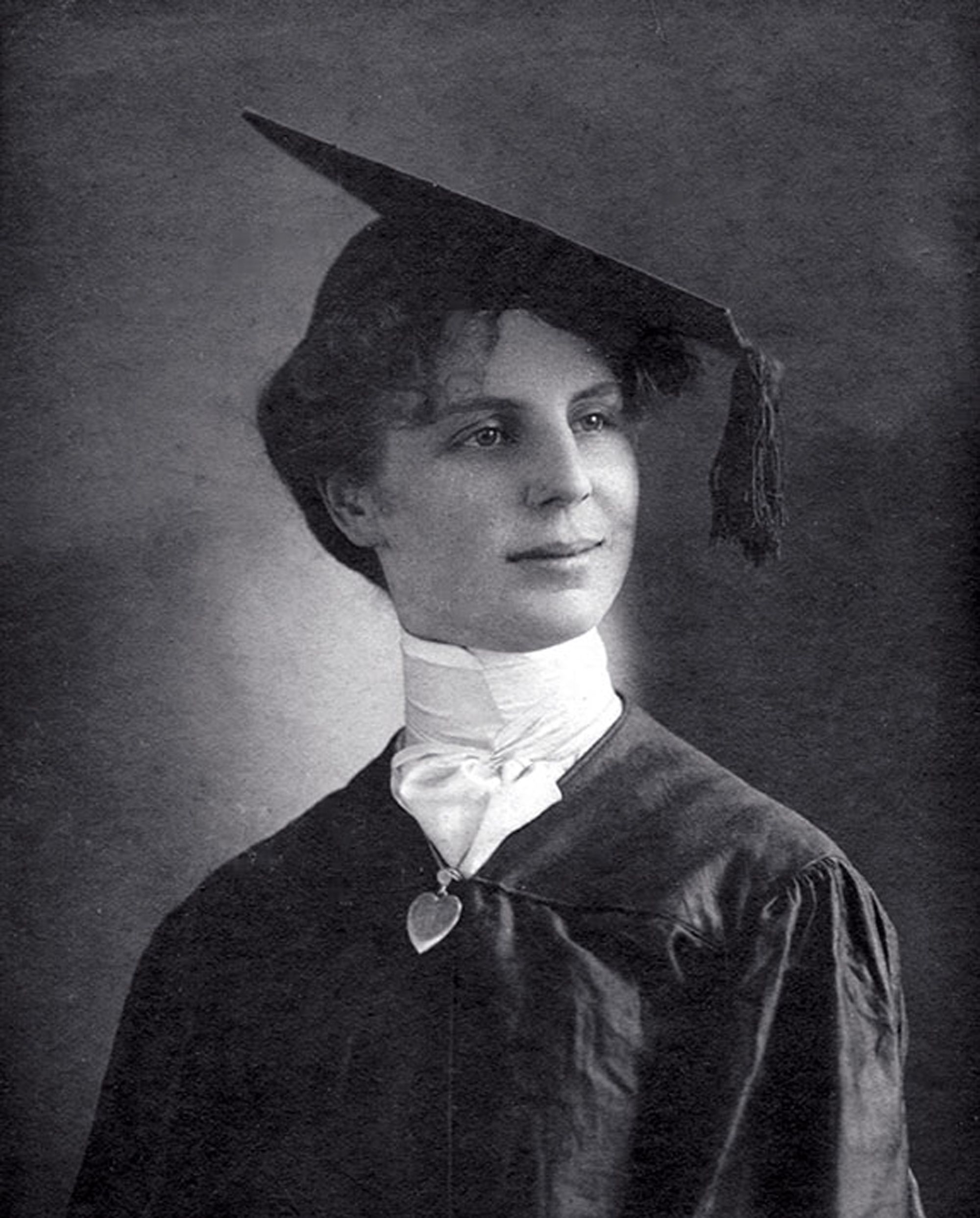 Dr Leonie Von Zesch