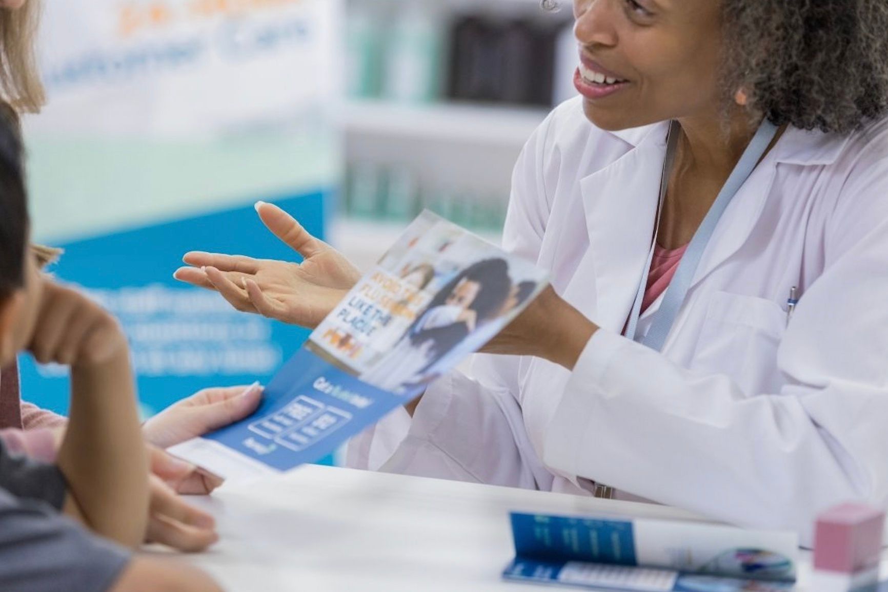 pharmacist and customer 