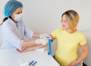 pregnant woman receiving vaccine