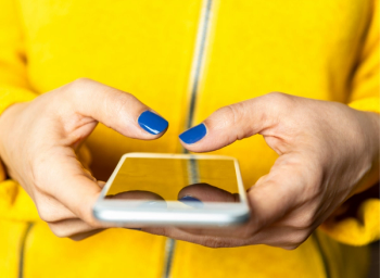 woman on social media