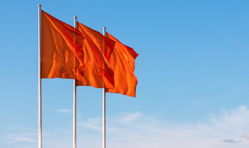 Three Red Flags