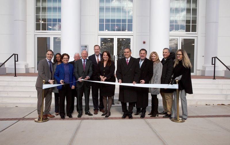 Long Island University debuts College of Veterinary Medicine Learning Center