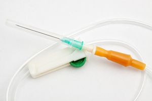 veterinary-drip-intravenous-system_shutterstock_121626631.jpg