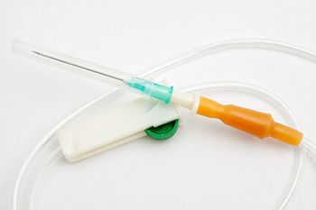 veterinary-drip-intravenous-system_shutterstock_121626631.jpg