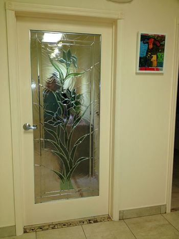 Veterinary_HollisticRooms_door_450.jpg