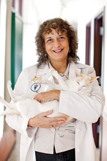 veterinary_110113_joan_freesh_014_220px.jpg