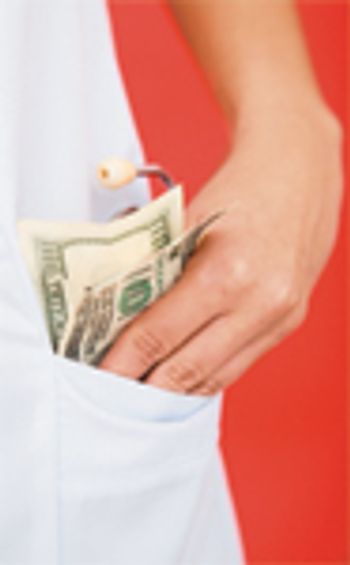 veterinary-doctor-pocket-theft-money-87720294-841162-1404210034261.jpg