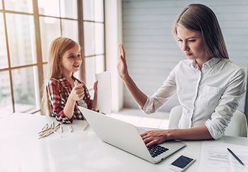 veterinary_mom_and_daughter_AdobeStock_172070435_450px.jpg
