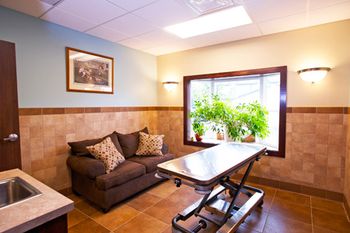 15_EdenVeterinaryClinic_ComfortRoom_450.jpg