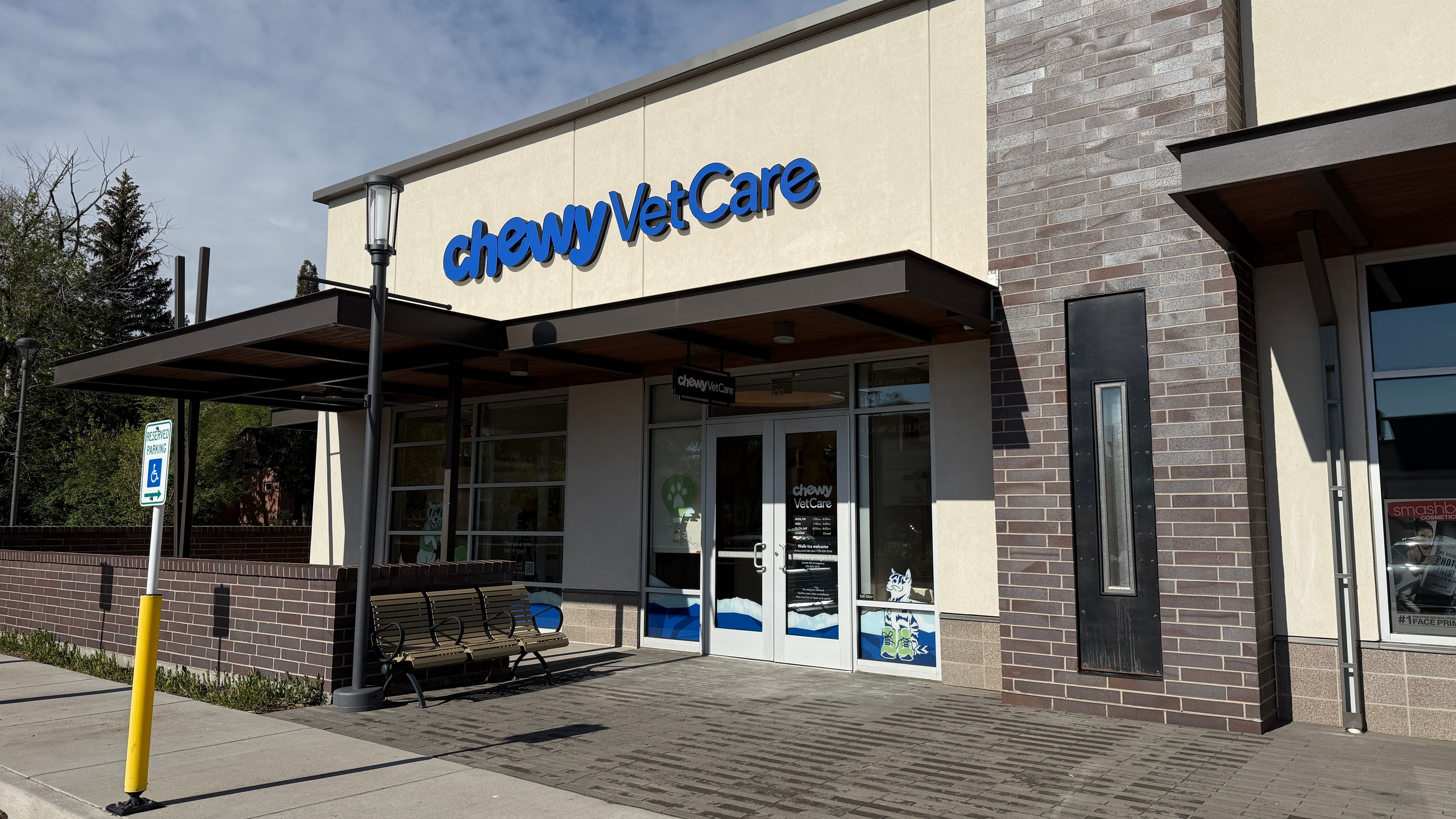 <![CDATA[Clinic center: Golden Pet Brands acquires Petsource facility in Nebraska, Chewy Vet Care to open additional Colorado Springs locations, and more]]>