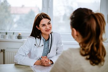 Veterinary-doctor-manager-interview-AdobeStock_191071431_450.jpg