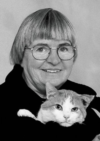veterinary_Sharon-DeNayer-ve-2-05_bw_220px-1.jpg