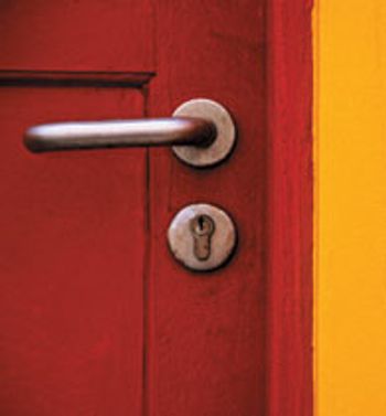 cover_door_main-323692-1384765612916.jpg