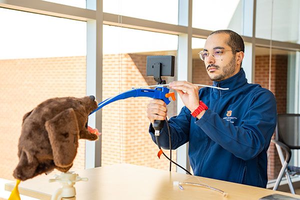 Auburn team designs 3D-printed laryngoscope to improve anesthesia training