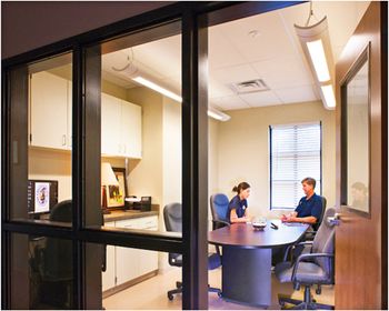 veterinary-16_TryonEquineHospital_ConferenceRoom_450.jpg