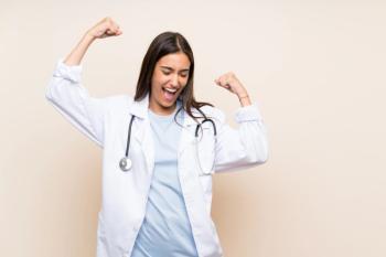 luismolinero / stock.adobe.com / happy doctor