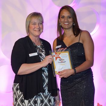 Vet-Tech-winner-Purvi-Patel-(r)-with-Julie-Legred-of-NAVT_450.jpg