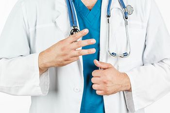 veterinary-doctor-three-fingers-450.jpeg