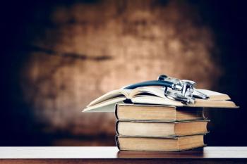 book with stethoscope / magdal3na / stock.adobe.com