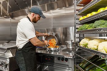 veterinary-petco-dog-food-kitchen-opens_450.jpg