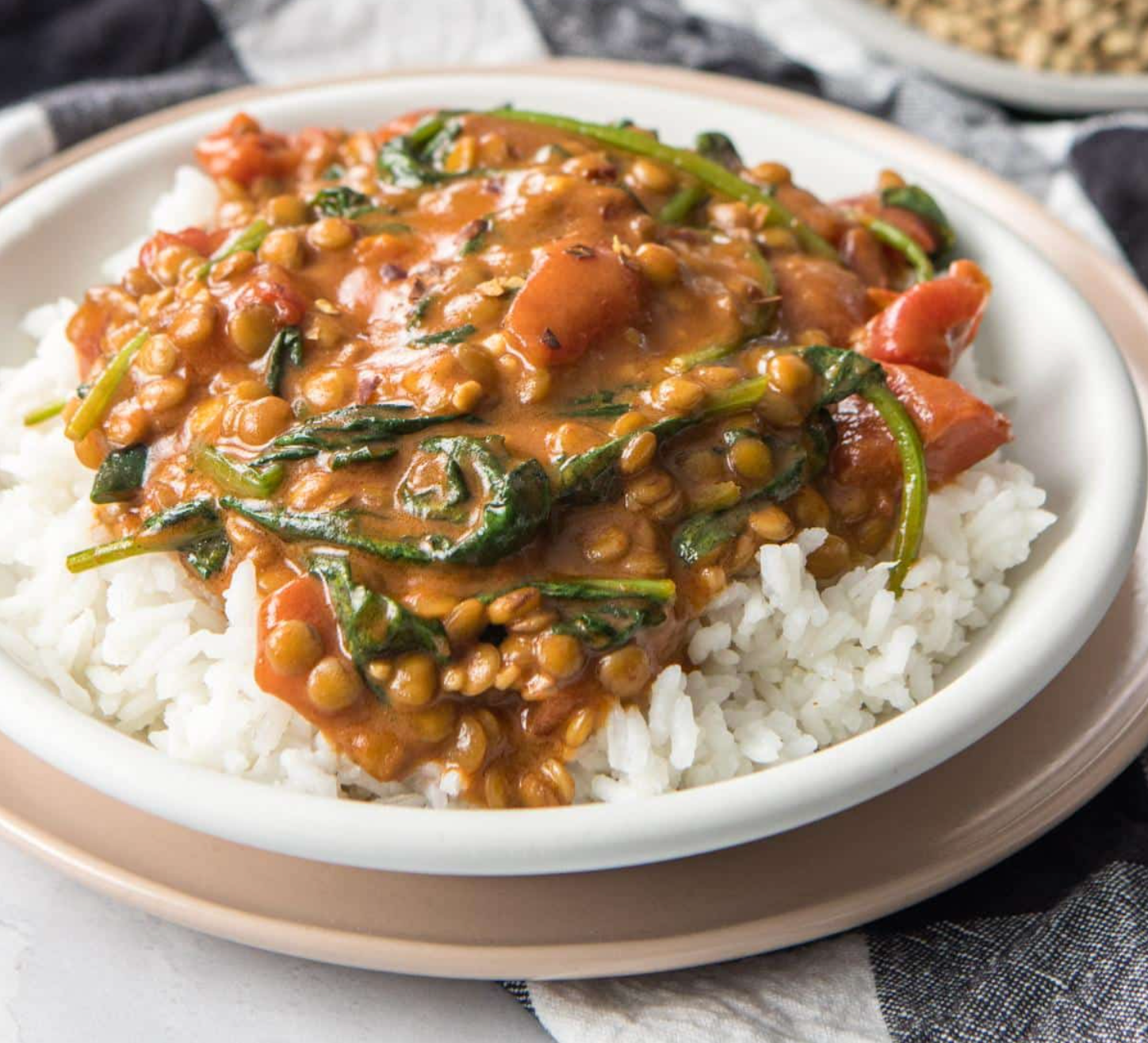 The 30-Minute Lentil Spinach Curry That Makes Eating Well Feel Effortless 
