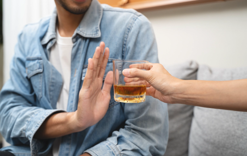 What Happens to Your Body When You Quit Drinking, With Elliot Tapper, M.D.