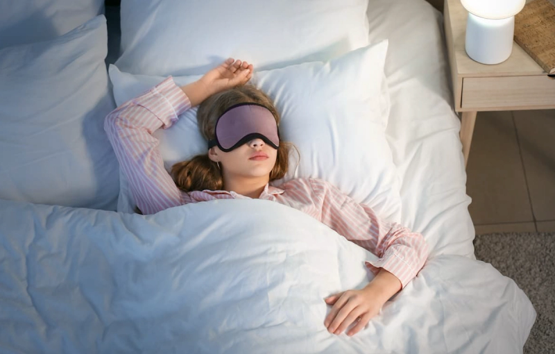 Sleeping In on Weekends May Lower Depression Risk in Young Adults 