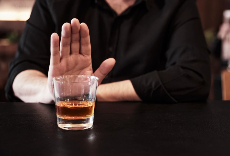 What Actually Breaks the Cue-Craving Loop Behind Alcohol Dependence