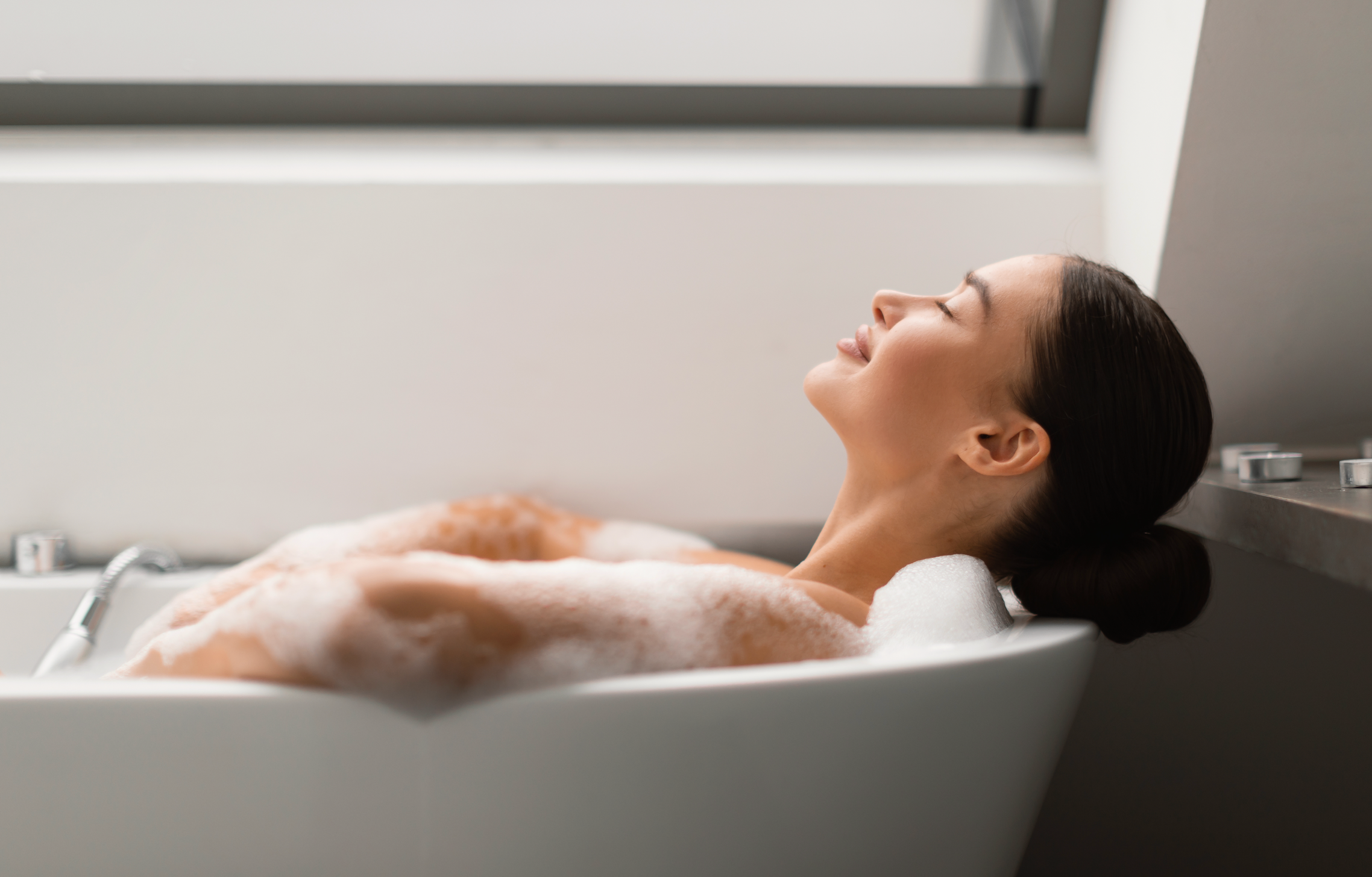 How Baths and Showers Impact Blood Sugar Levels for People with Diabetes