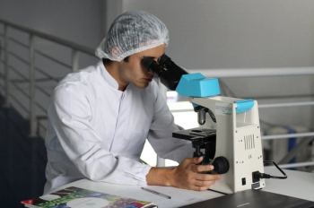 Low-Cost Standard-Field Fundus Camera Viable for Proliferative Sickle Cell Retinopathy Screening