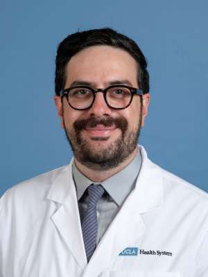 Amir A. Razmjou, MD, MS, clinical instructor of medicine, rheumatology, University of California Los Angeles Health