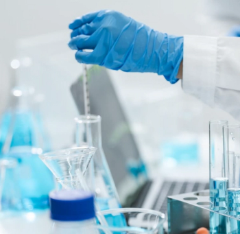 Ophthalmologists, Patients Hesitate to Switch to Anti-VEGF Biosimilars | Image Credit: Adobe Stock/chokniti