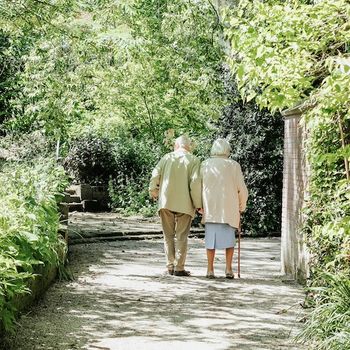Older Patients with AMD, Glaucoma Exhibit Standard Equilibrium Function | Image Credit: Micheile Henderson/Unsplash