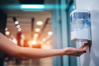 Close-up hand using an automatic (Adobe Stock 375919269 by goami)