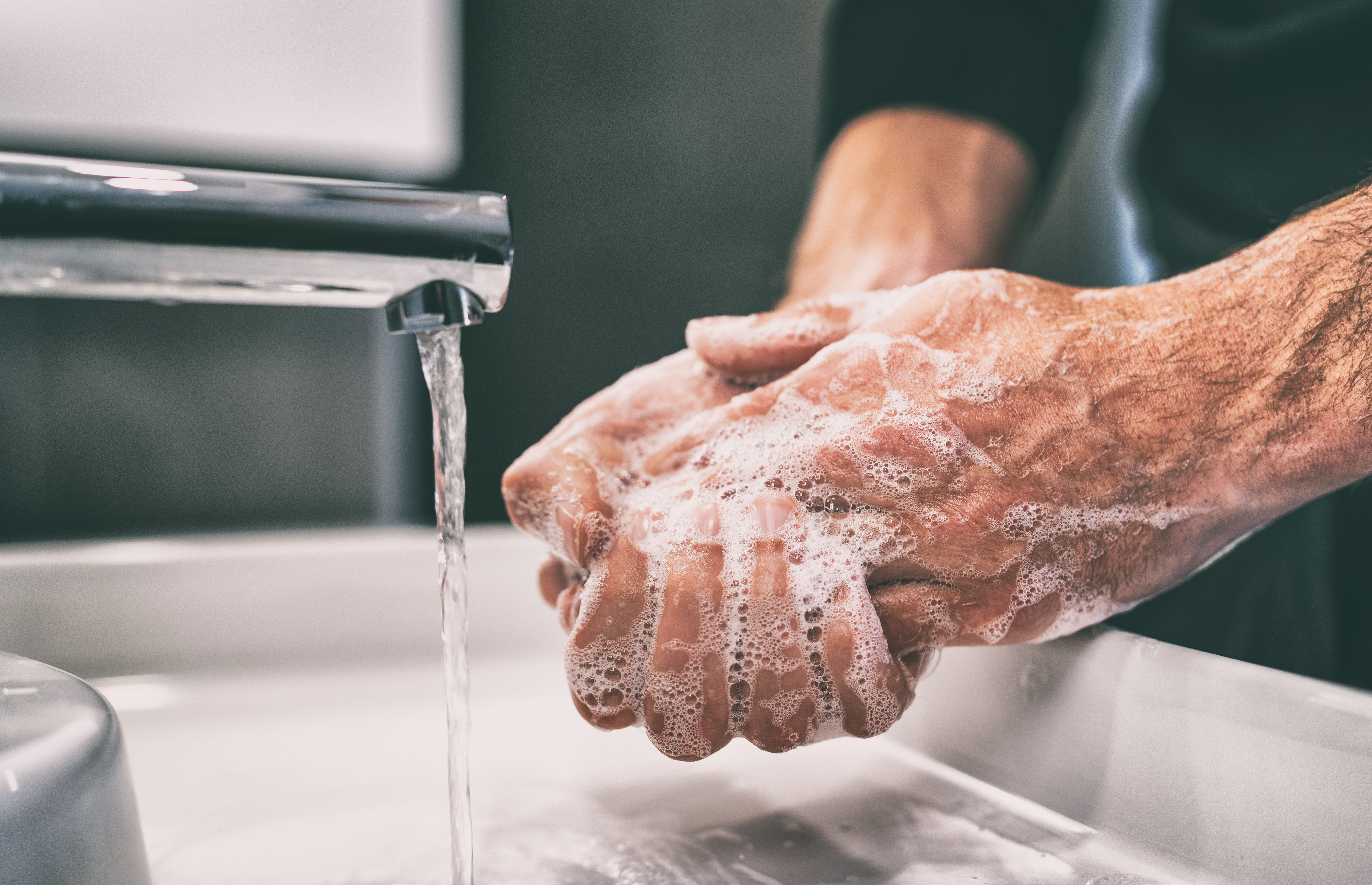 Hand washing (Adobe Stock)