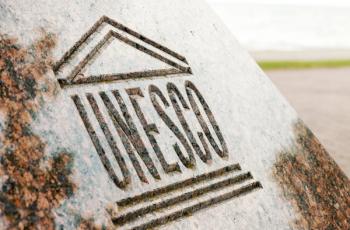 UNESCO sign in Juodkrante, Lithuania (Adobe Stock by BOOCYS)