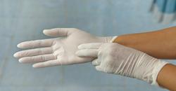 Routine Change of Surgical Gloves/Instruments Significantly Lowers SSIs