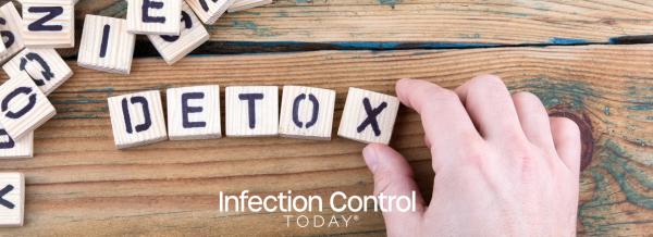 Detox. Wooden letters on the office desk. (Adobe Stock 190859742 by STOATPHOTO)