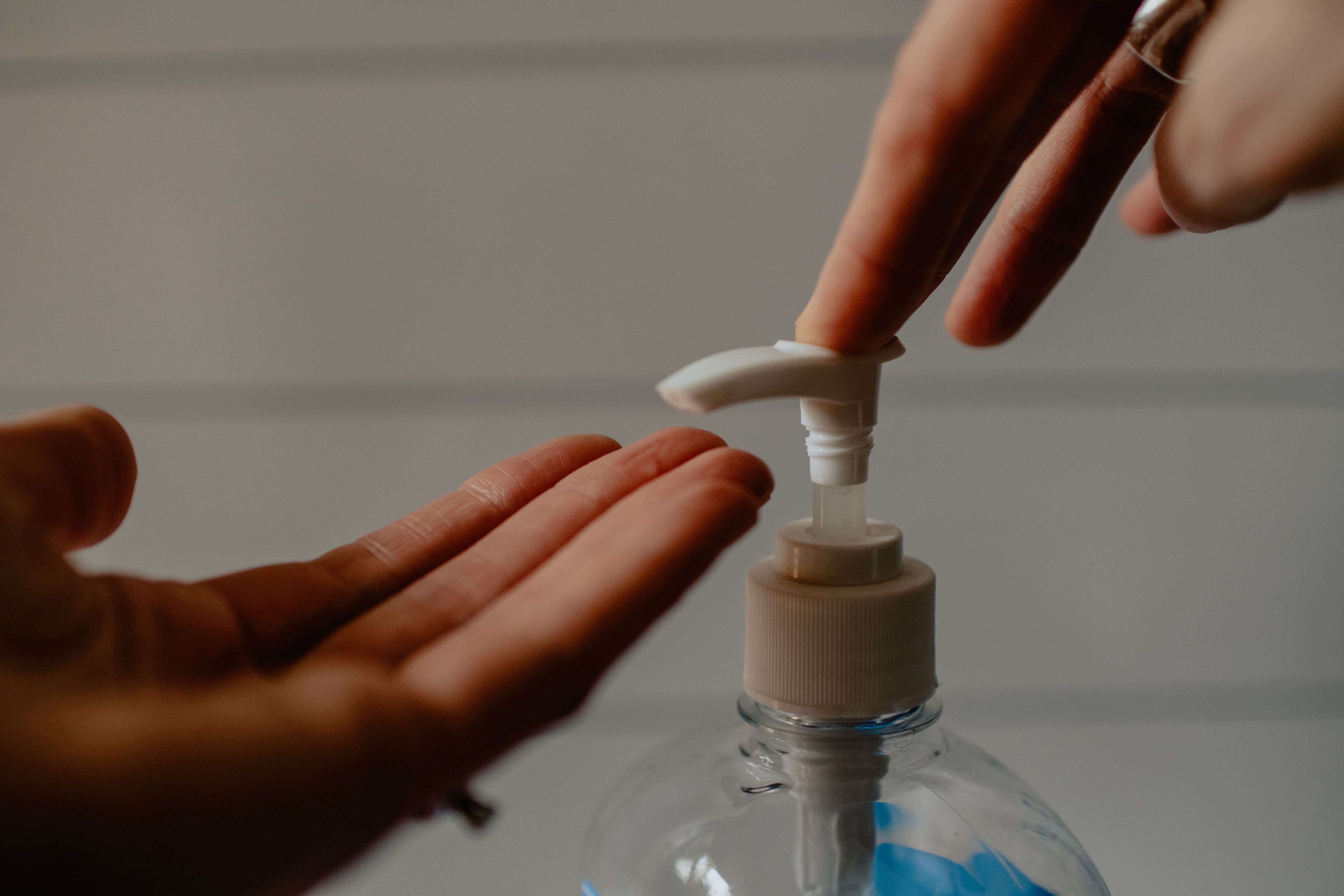 87 Hand Sanitizers Ruled Toxic by the FDA(00)