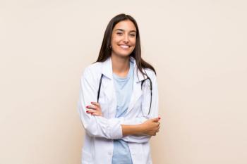Smiling female doctor © Luis Molinaro - stock.adobe.com