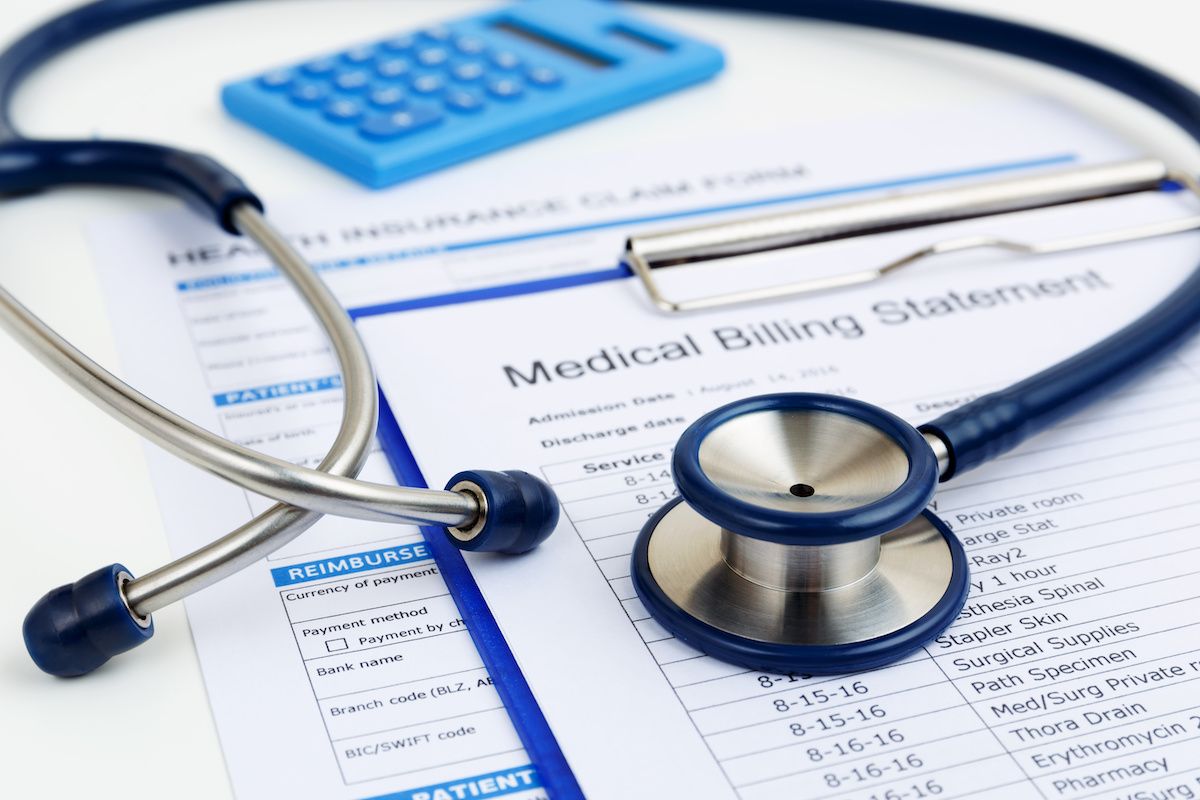 stethoscope on medical bills: © thanksforbuying - stock.adobe.com 119656688.jpe