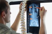 Hubly Surgical gains FDA Clearance for auto-stop drill in spine surgeries: ©Endostock - stock.adobe.com