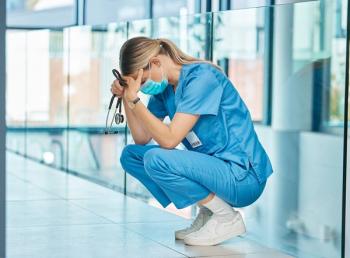 © physician doctor burnout isolation: Oostendorp/peopleimages.com - stock.adobe.com