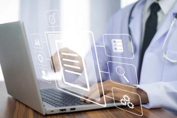 physician using computer ehr: © Suriyo - stock.adobe.com
