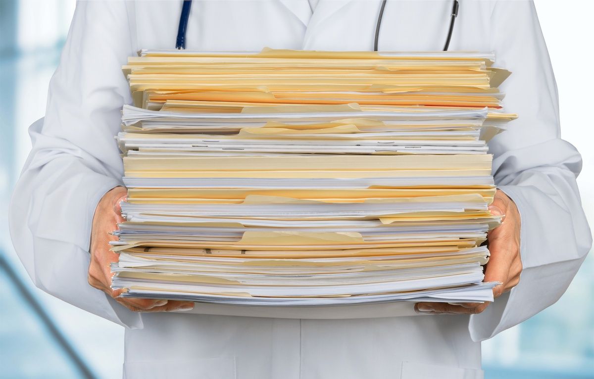 health care and medicine paperwork: © BillionPhotos.com - stock.adobe.com
