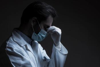 Insomnia in health care workers after COVID is a hidden epidemic: ©Teodore Lazarev - stock.adobe.com