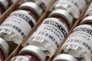 Coronavirus: AstraZeneca/Oxford resumes vaccine trial